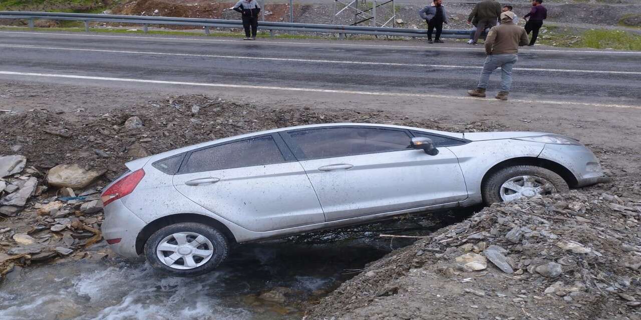 Hakkari-Van karayolunda korkutan kaza