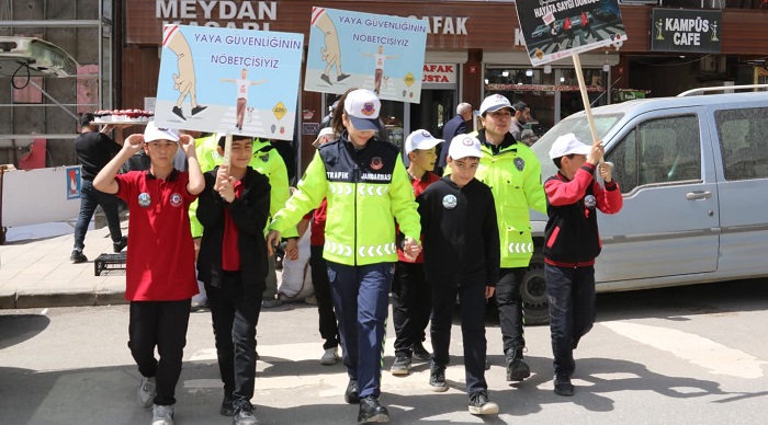 Hakkari'de Trafik Haftası’nda farkındalık etkinliği!
