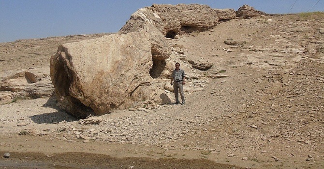 Başkale'de Canavara Benzeyen Taş İlgi Odağı Oldu