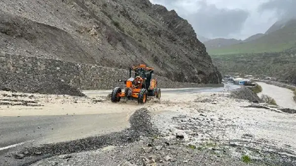 Hakkâri’de Sürücülere Yağış ve Heyelan Uyarısı