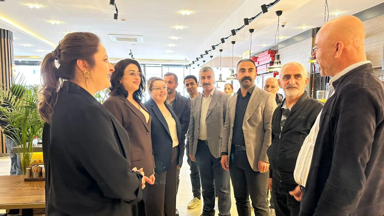 Milletvekili Bartın Yüksekova'da Esnafı Ziyaret Etti