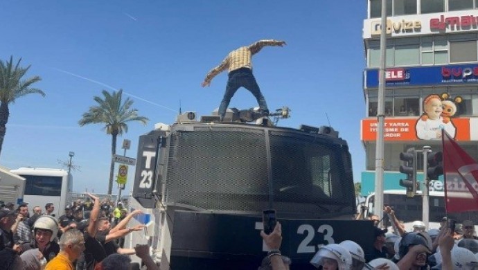 CHP mitinginde TOMA’nın üstüne çıkan şahıs tutuklandı
