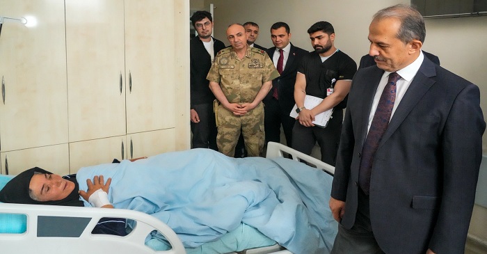 Vali Taşyapan’dan Hastalara Bayram Ziyareti