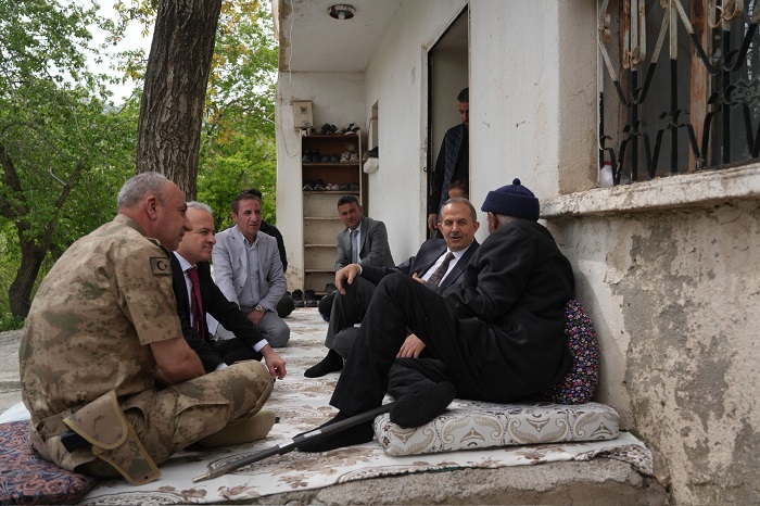 Vali Taşyapan’dan Şehit Aileleri ve Gaziye Bayram Ziyareti