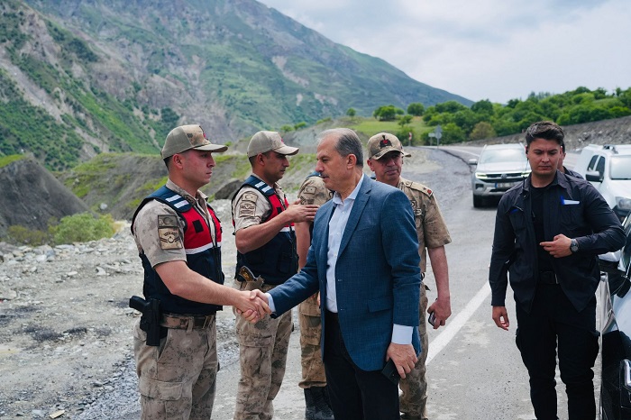Vali Taşyapan’dan heyelan bölgesinde inceleme