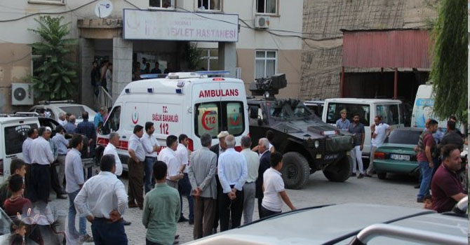 Şemdinli'de Traktör Devrildi: 1 Ölü