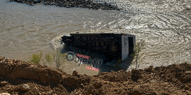 Hakkari’de Minibüs Zap Suyu’na Uçtu: Kurtarma Çalışmaları Sürüyor