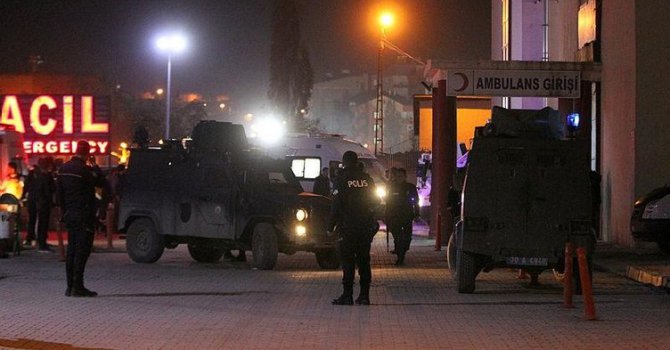 Hakkari'de çıkan kavgada 18 yaşındaki genç bıçaklandı