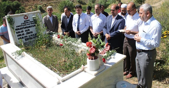 Hakkari’de şehit mezarlıkları ziyaret edildi!