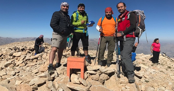 Hakkarili Dağcılar Artos dağına zirve yaptı