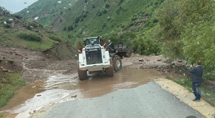 Hakkari’de Sağanak Sonrası Heyelan!