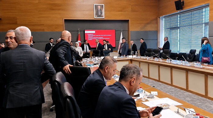 CHP, DEM Parti ve İYİ Parti milletvekilleri, komisyonu terk etti