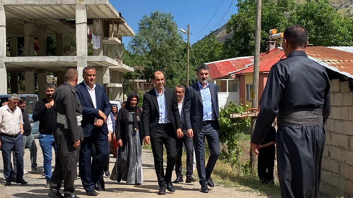 Hakkâri’de Halk Buluşması: Keskin Bayındır Köylülerle Görüştü