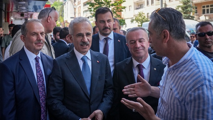 Bakan Uraloğlu’ndan Hakkari’ye Berçelan Yolu Mesajı