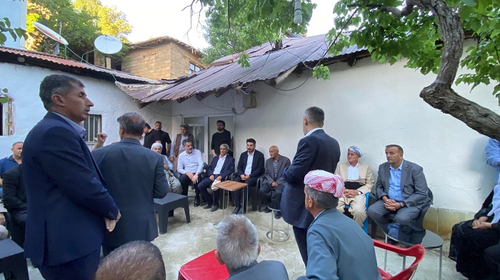 DBP Heyeti Şemdinli ve Derecik’te halkla buluştu