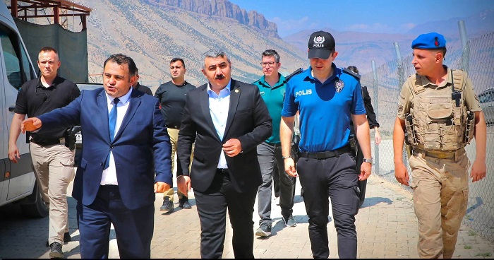 Derecik Kaymakamı Yazıcı’dan Gümrük Kapısı’na Ziyaret
