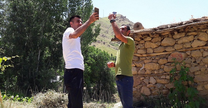 Dünyayla iletişim kurmak isteyen Hakkarili köylüler