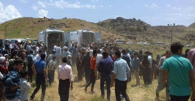 Şemdinli'de Patlama: 4 Sivil Yaralı