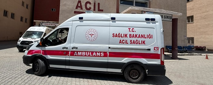 Hakkari'de kanlı gece: 17 Yaşındaki Genç bıçaklandı!