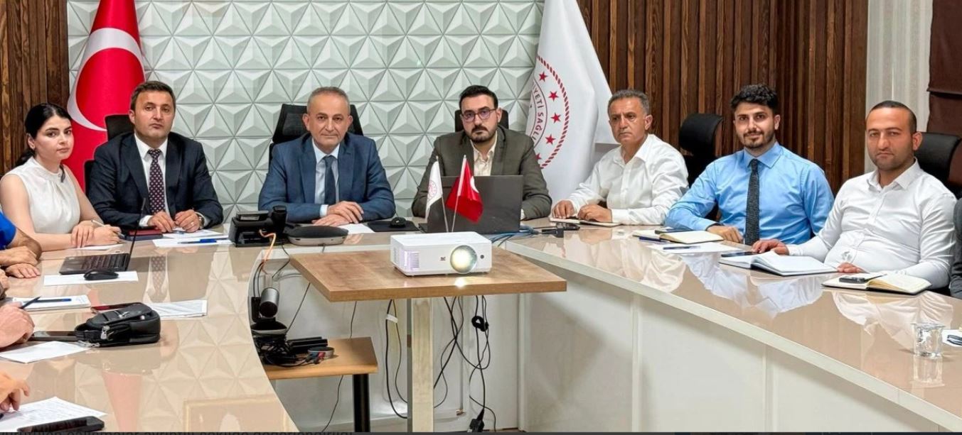 Hakkari’de sağlık hizmetleri için değerlendirme toplantısı