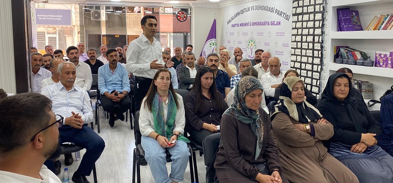 DEM Parti Hakkari İl Örgütü'nde Genel Kongre Süreci Değerlendirildi