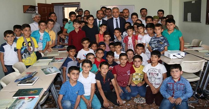 Vali Toprak'tan Kur'an kursu öğrencilerine ziyaret