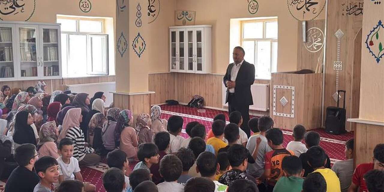Hakkari İl Müftüsü Okuş'tan Yaz Kur’an Kurslarına Ziyaret