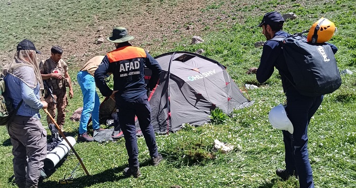 Hakkari'de kayıp dağcı için Aramalar ikinci gününde!