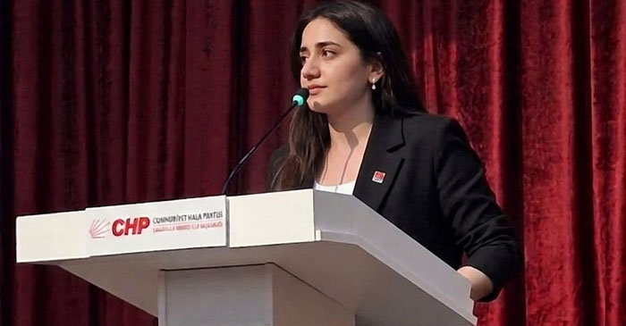CHP Hakkari Kadın Kolları Başkanı Zeynep Zirek ve yönetimi istifa etti