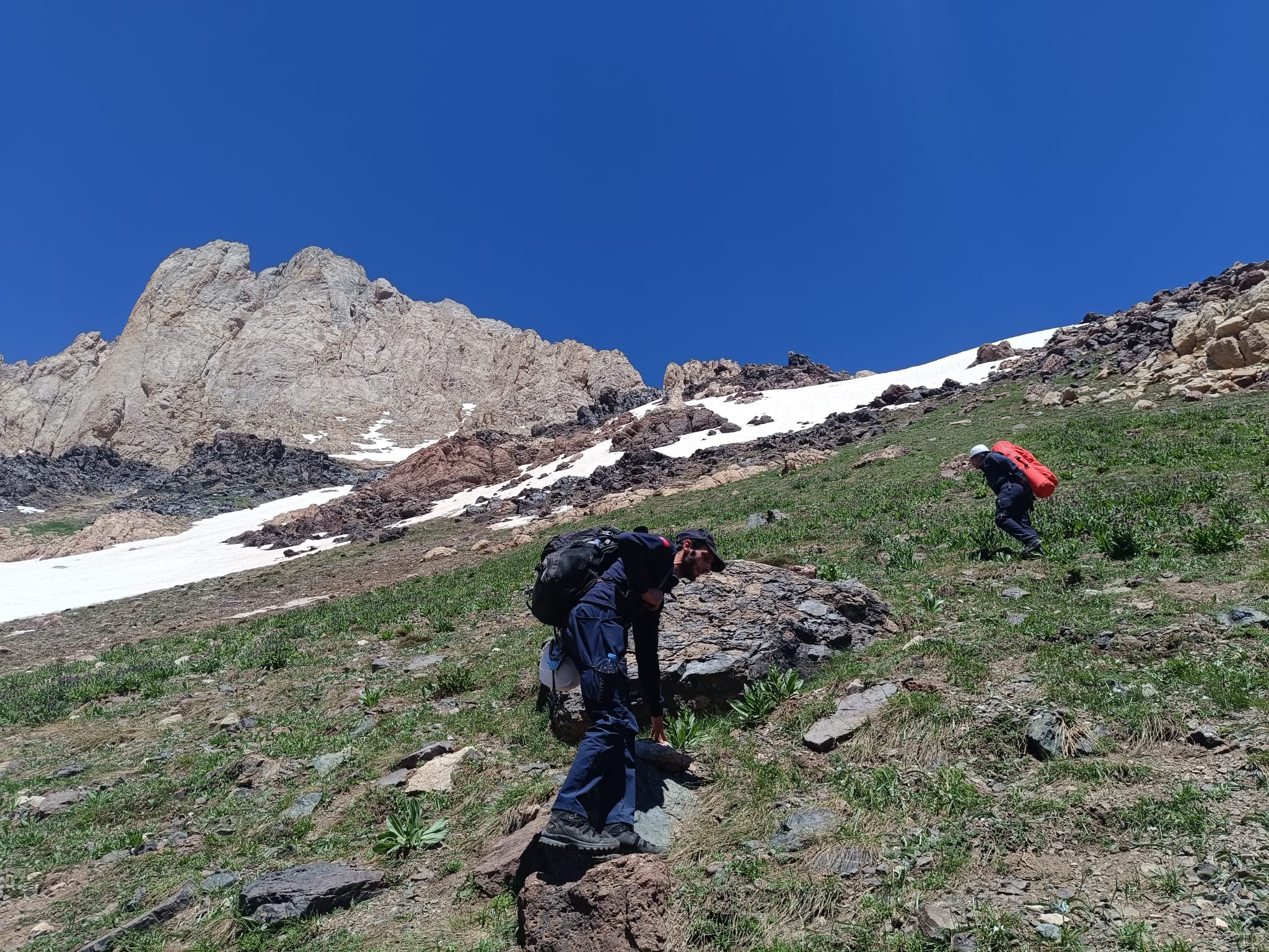 Hakkari'de kaybolan dağcıyı arama çalışmaları 4'üncü gününde