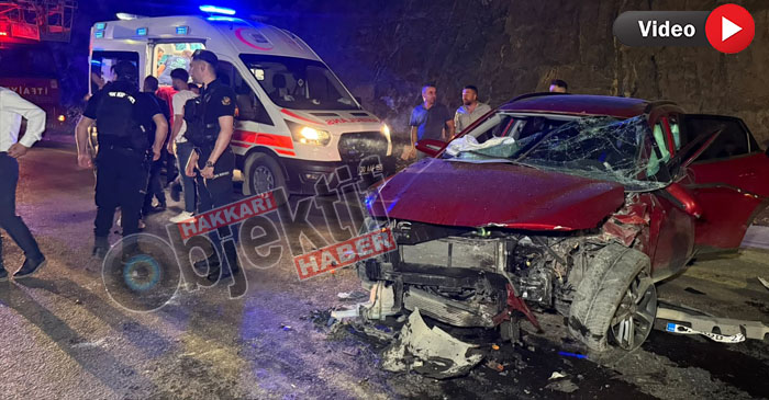Hakkari'de feci kaza: 2'si ağır 7 yaralı