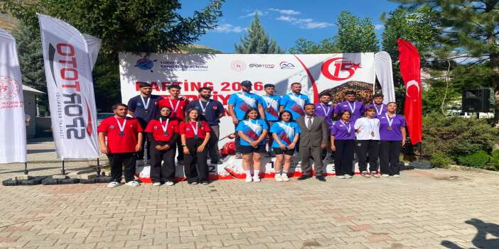 Hakkari'ye Raftingde Çifte Gurur