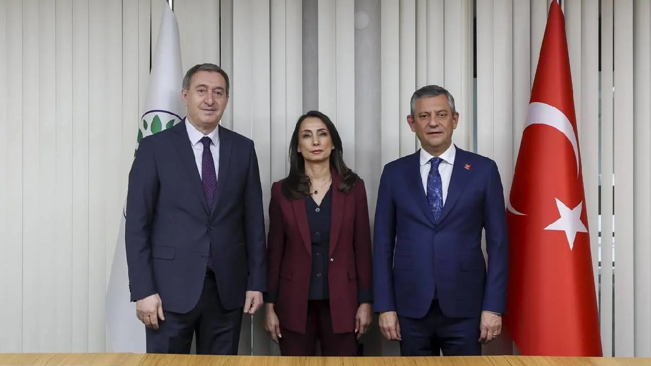 DEM Parti'den YENİ Parti Genel Başkanı Özgür Özel'e tebrik telefonu