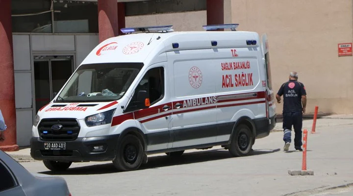 Yine Hakkari, Yine İntihar Girişimi: Genç Kadın Hastaneye Kaldırıldı