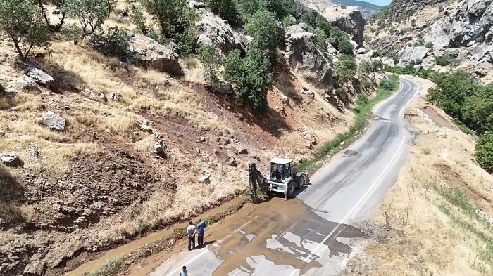 Derecik'te Taşlıçay Mezrası sulama kanalına kavuştu