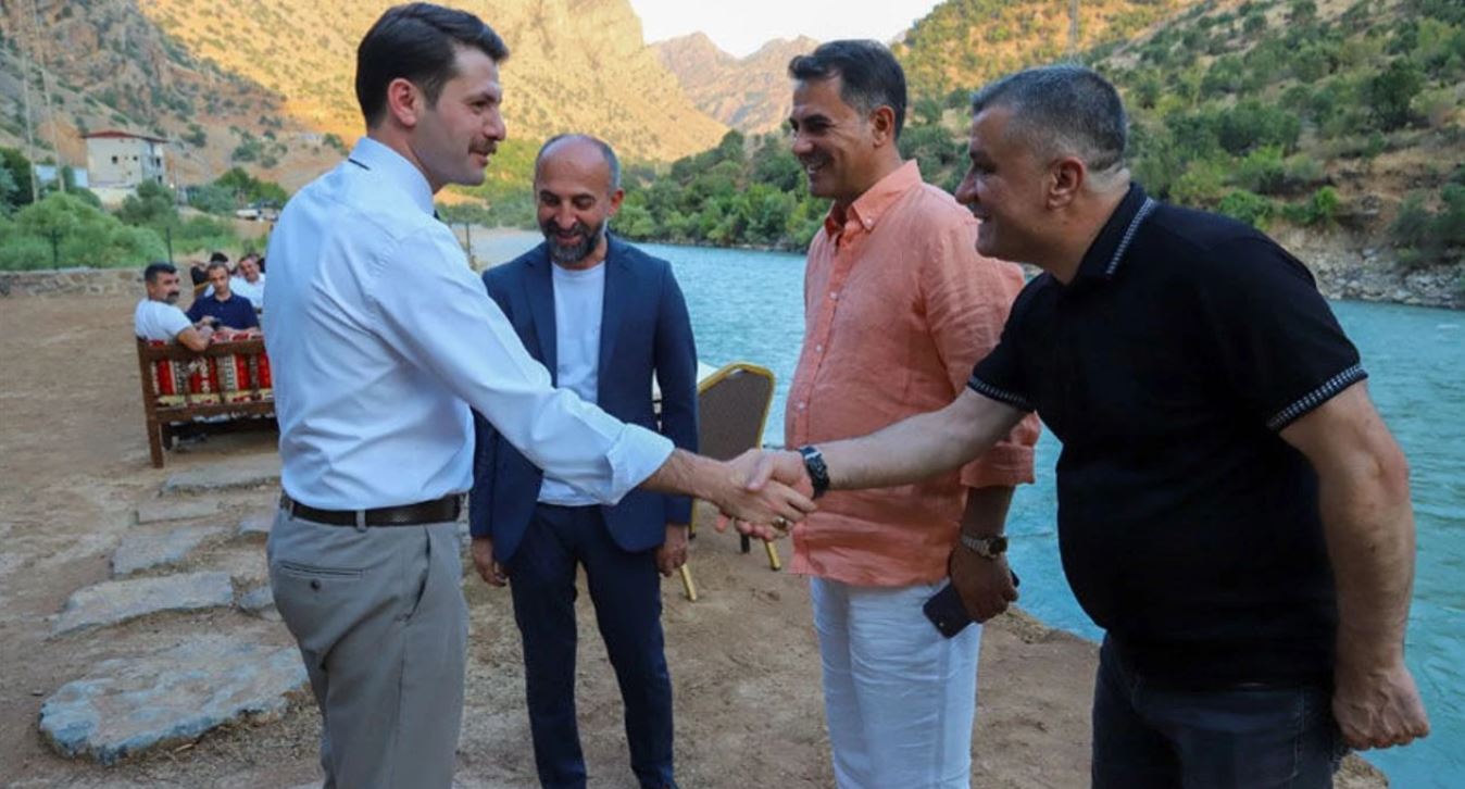 Çukurca Belediye Başkanı Nazmi Demir, İl ve İlçe Protokolünü Ağırladı