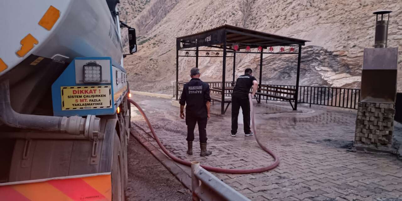 Hakkari İtfaiyesi’nden Çevre Temizliği Seferberliği
