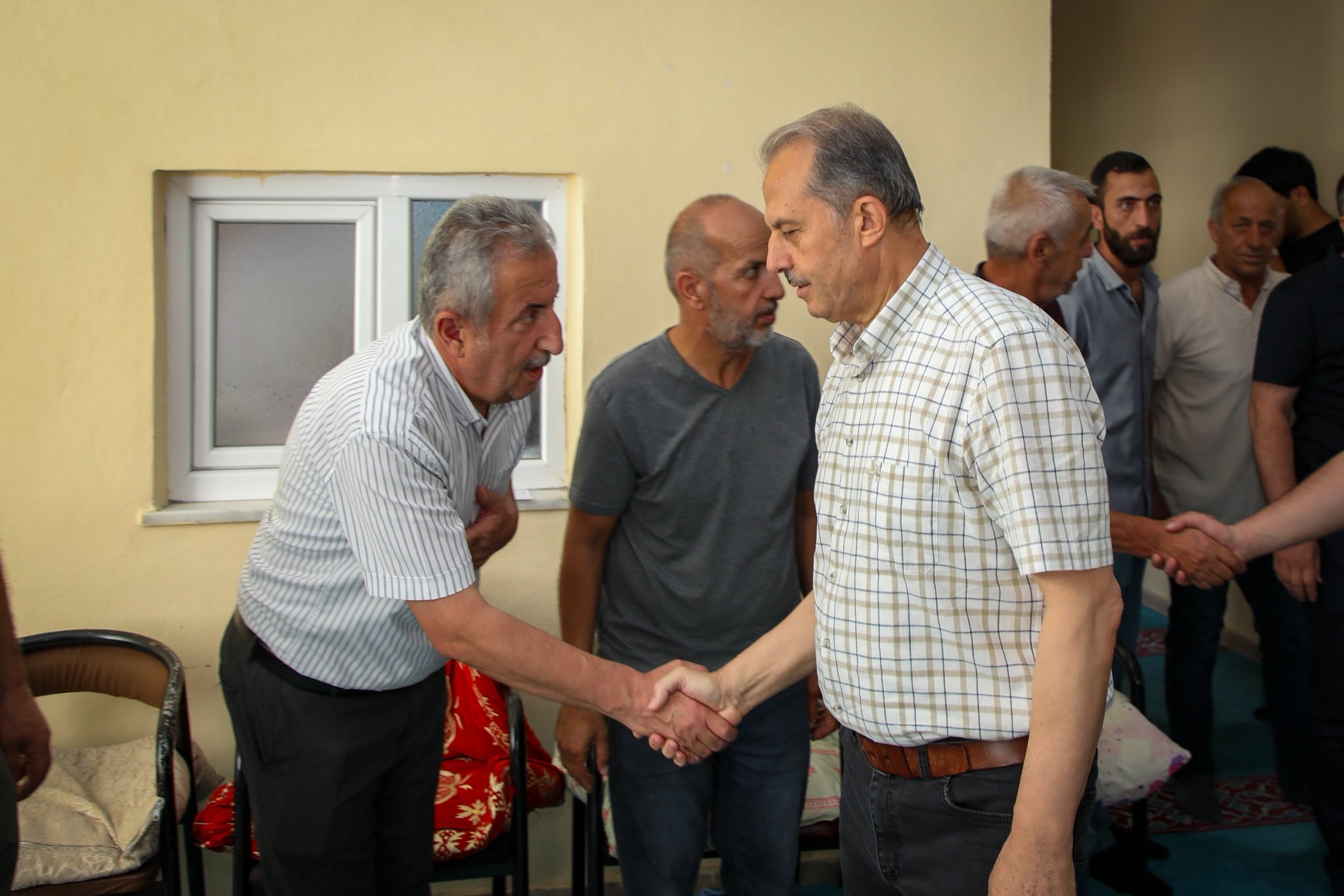 Vali Taşyapan Aydın ve Şahinoğlu Ailelerine taziyesine katıldı