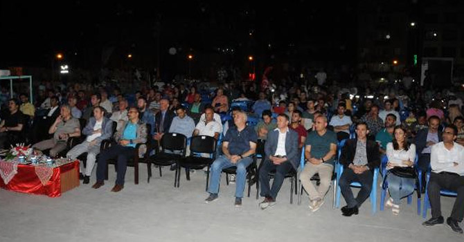 Hakkari'de 'Demokrasi Nöbeti'