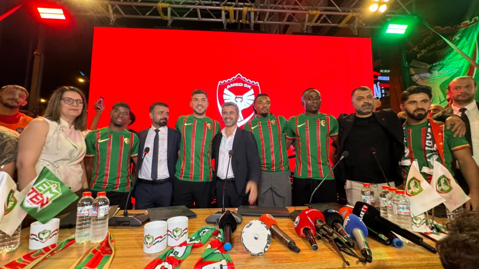 Amedspor’un yeni 5 yıldızı taraftarla buluştu
