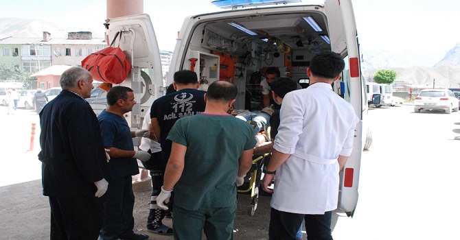 Yüksekova'da patlama: 4'ü ağır 17 asker yaralı