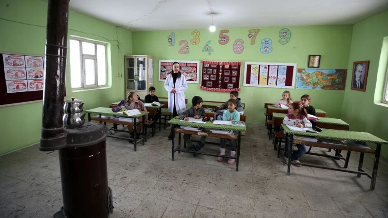 Doğu illeri eğitimde yükselişte: Hakkari Türkiye ikincisi