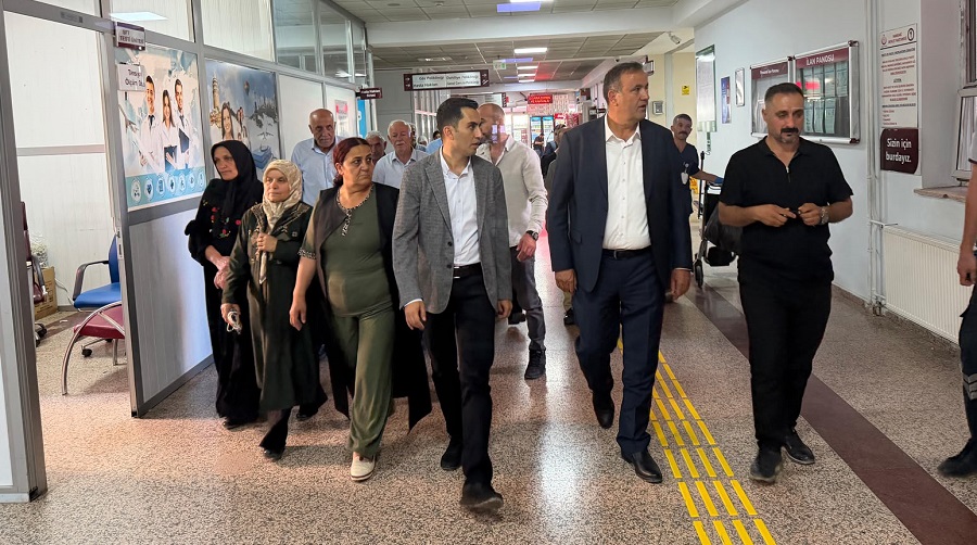 Hakkari Dem Parti'den hastalara ziyaret