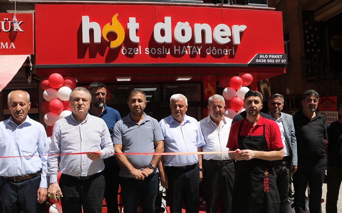 Hot Döner 100’üncü şubesini Hakkari’de açtı: Açılışa özel dürüm 100 TL