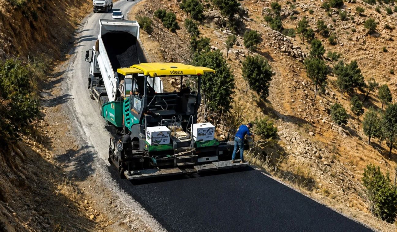 Hakkâri’nin Derecik ilçesine bağlı dört mezrada Asfalt Çalışması Tamamlandı