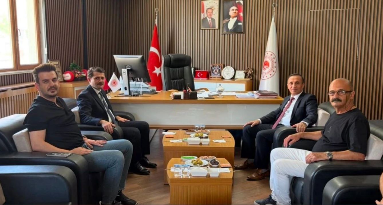 Çukurca Kaymakamı Cebeci’den İl Müdürü Adıgüzel’e ziyaret