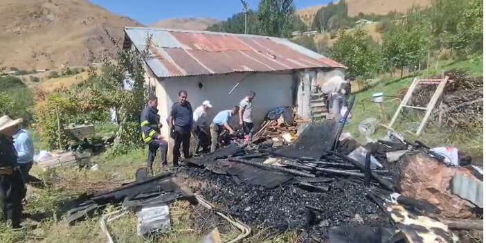 Hakkari’de tandır alevlere teslim oldu