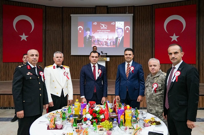 Hakkâri’de Zafer Bayramı’nın 104. yılı resepsiyonla kutlandı