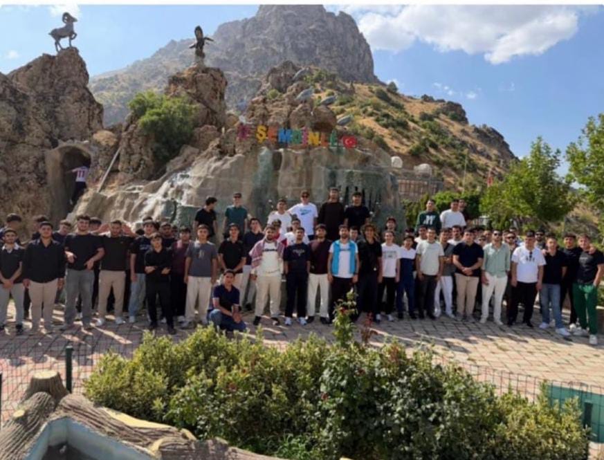 Başkan Şakar, Mersin ve Mardinli Gençleri Şemdinli’de Ağırladı