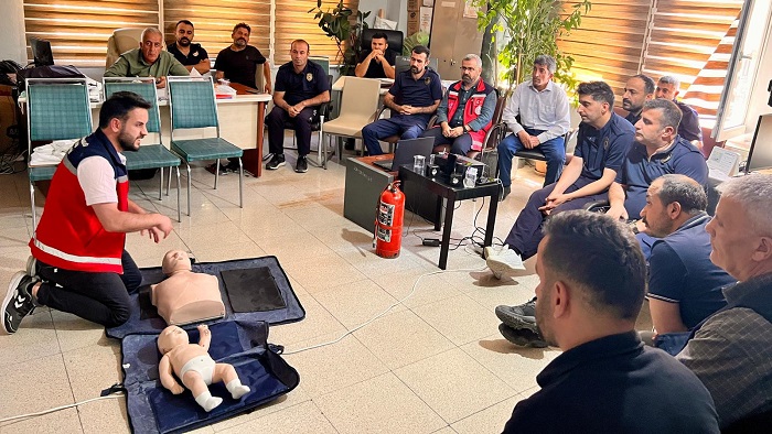 Hakkâri’de itfaiye ekiplerine afet ve acil durum eğitimi